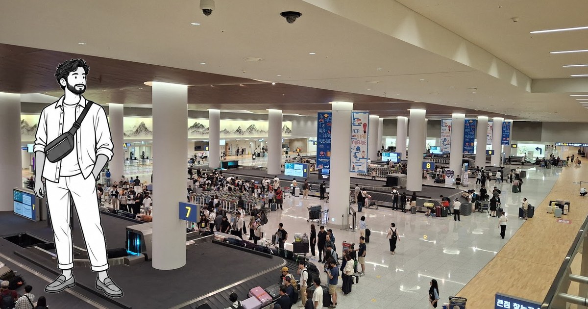 Traveler checking a Seoul hotel pin before leaving the Incheon Airport arrival hall